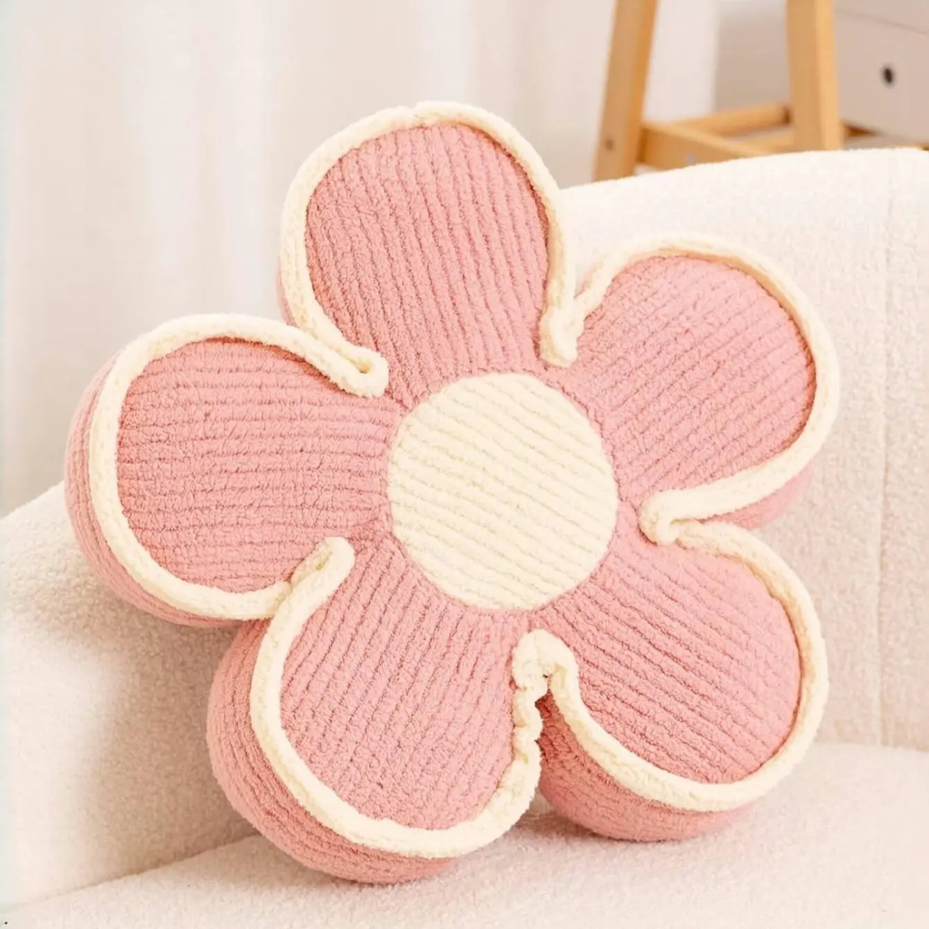 Flower Shaped Decorative Throw Pillow Cushion for Bed Couch, Cute Flower Plush Throw Pillows Home Decor Floor Pillow Seating Cushions, New Year Gifts for Friends and Family, Soft Cushion, Cushions for Sofa