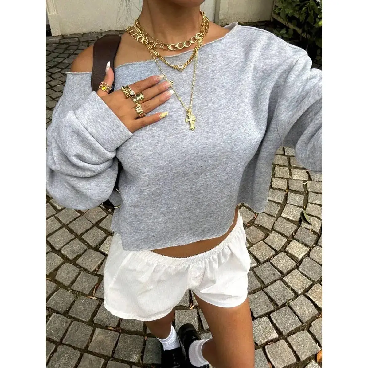 Women's Fashion Off-Shoulder Cropped Sweatshirt, Suitable For Fitness, Dance, Casual Wear, Autumn/Winter, Loose Fit Crew Neck Long Sleeve Pullover