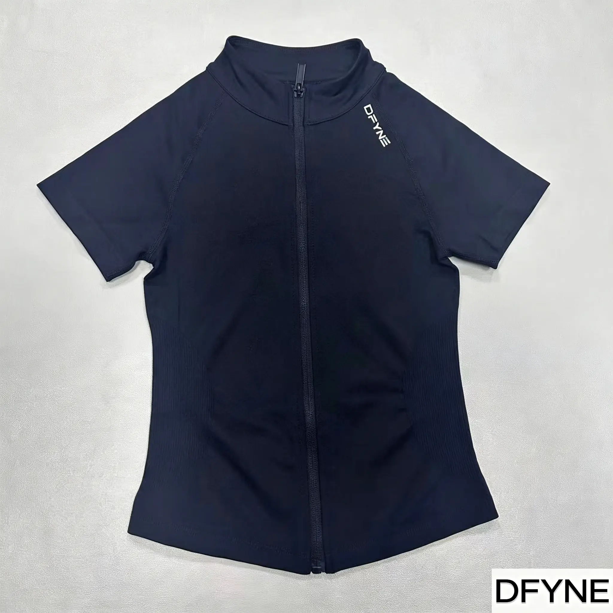 DFYNE Zip-up Short Sleeve Jacket, Women's Slim Fit Yoga & Sports Outerwear