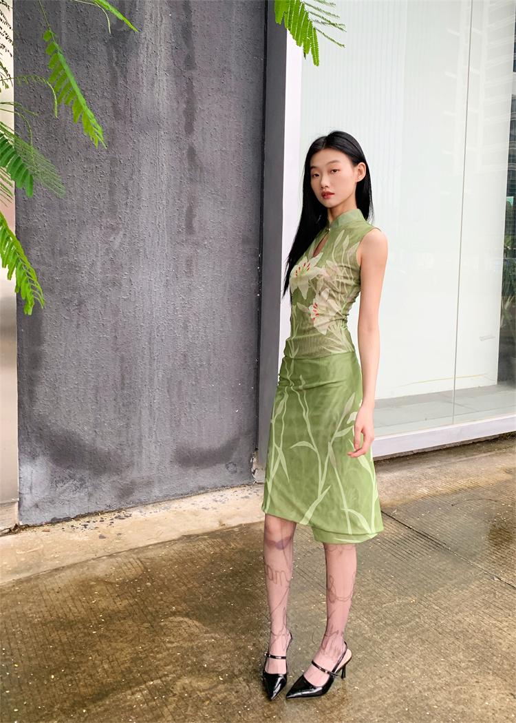 New Chinese-style lily pattern reversible cheongsam top + new Chinese-style lily pattern reversible one-piece skirt