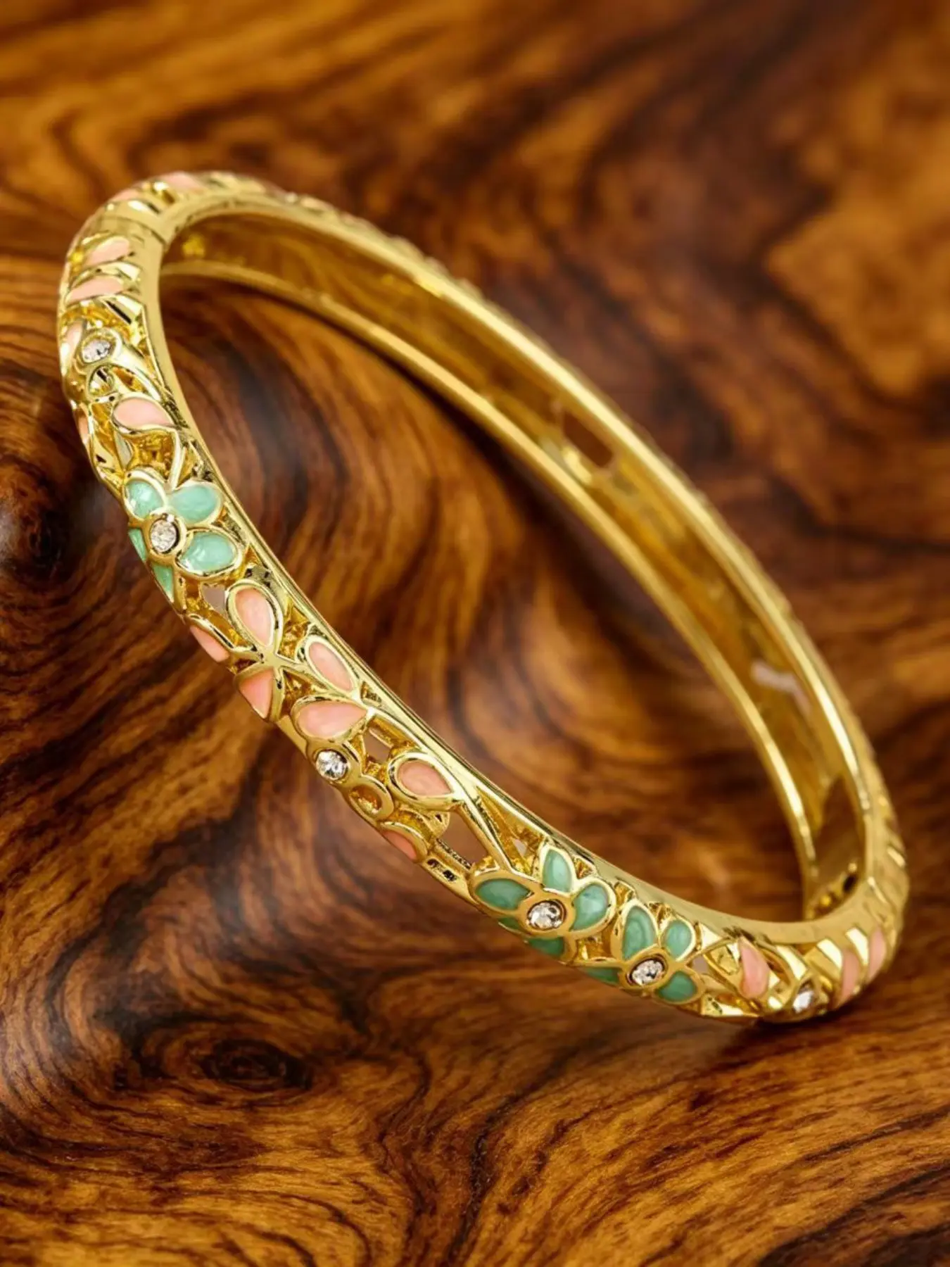 Vintage Court Style Oil Drip Flower Exquisite Bangle Bracelet, Versatile Accessory, Elegant Geometric Design, Perfect Gift for Valentine's Day, Christmas, Parties, Anniversaries