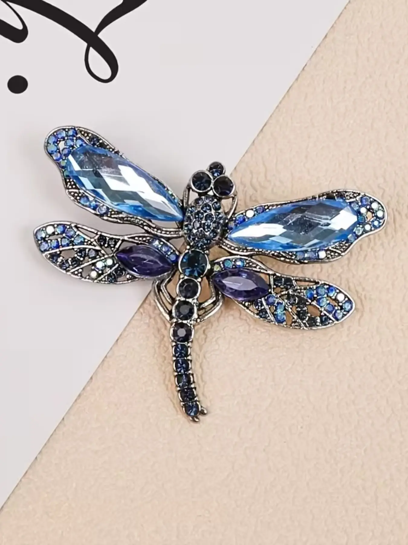 Exquisite Blue Dragonfly Brooch, An-Encrusted Creative Versatile Pin, Perfect for Suit Clothing Decoration, Ideal Daily Wear & Holiday Gift, Elegant Brooch