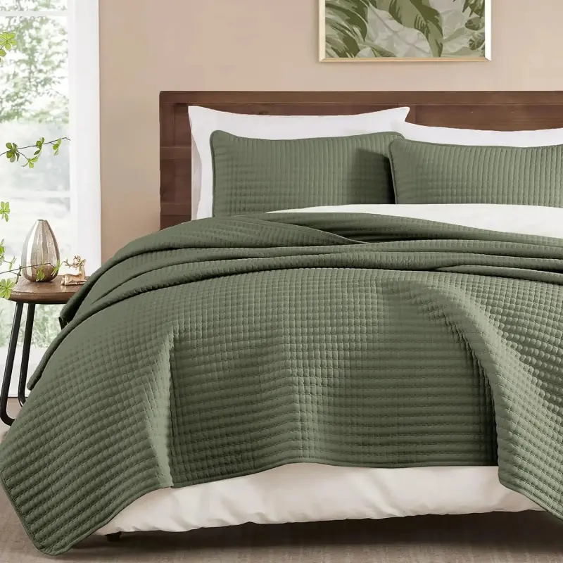 Feelyou Queen Size 3-Piece Geometric Synthetic Bedding Set - Lightweight Wrinkle-Resistant Olive Green Quilt, 2 Pillow Shams, Multi-Use Bedroom/Couch Coverlet, All-Season Soft Summer Bedding Gift