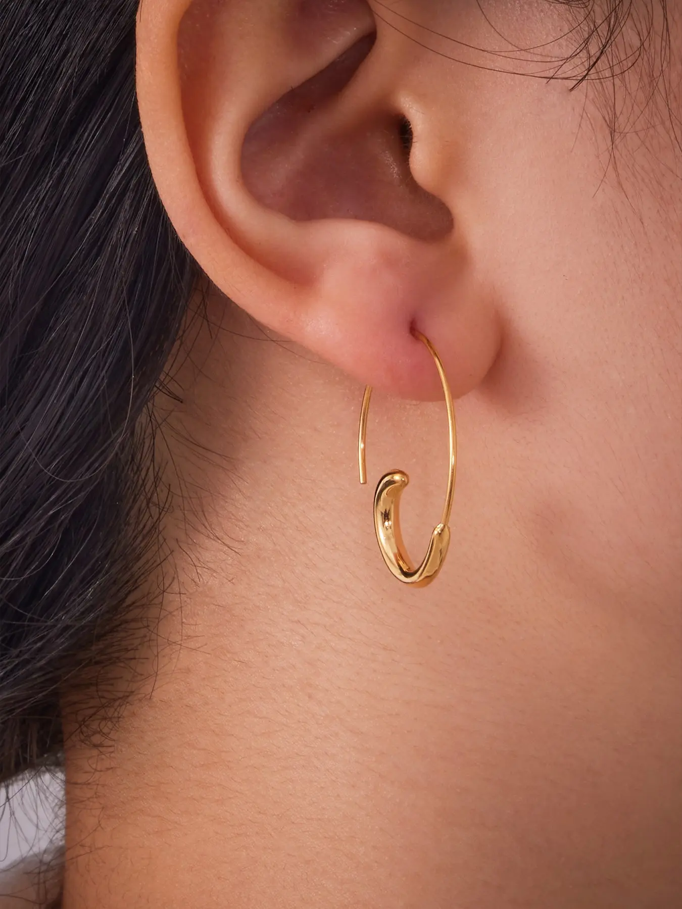 European and American Fashion High-Quality Stainless Steel C-Type Fish Hook Earrings, Unique Design Ear Rings, Trendy Jewelry for Women