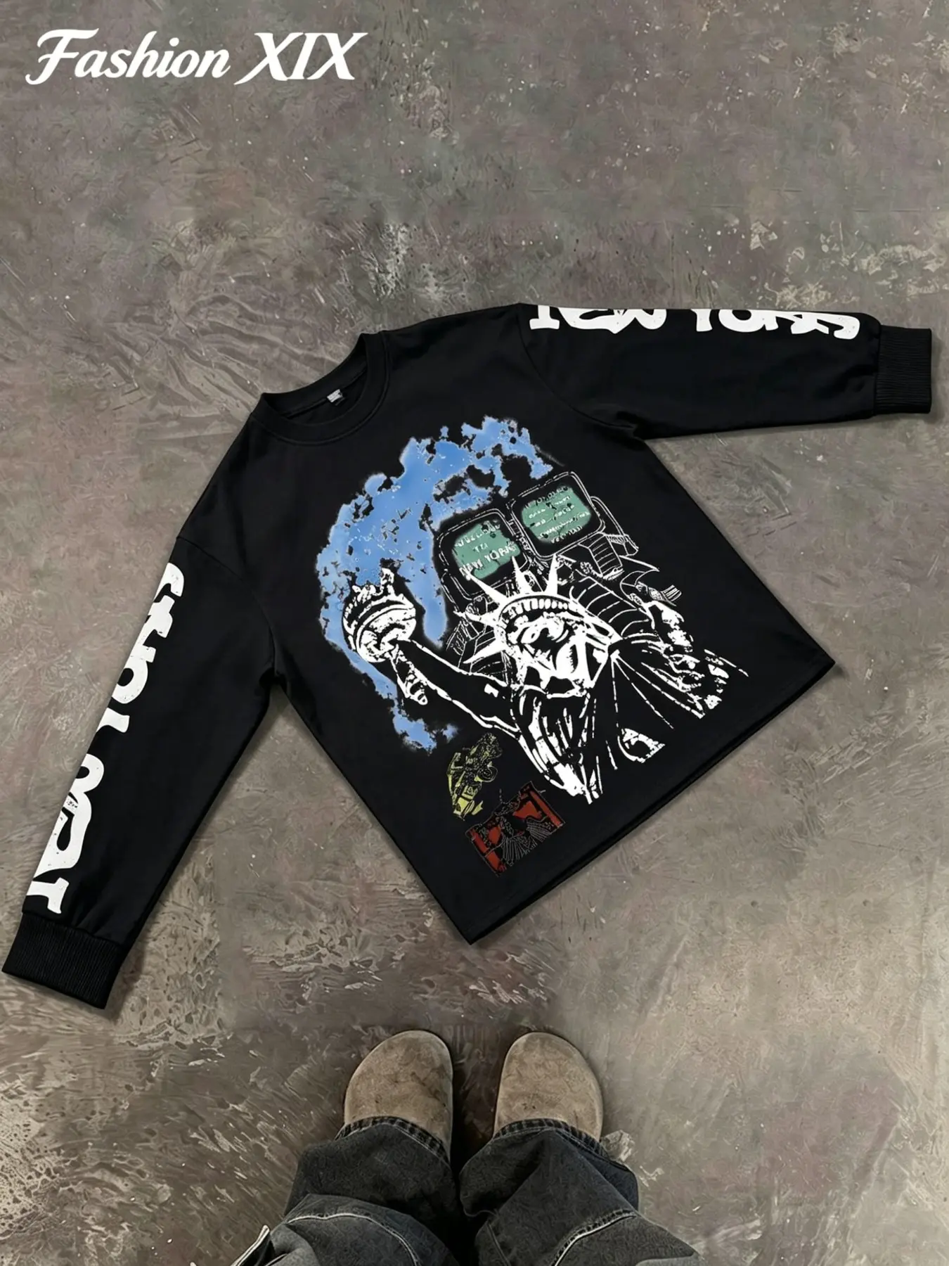 Unisex 4-Season Vintage Distressed Print Crew Neck Long Sleeve T-Shirt, Artwork Tee, Oversized Loose Fit New York Statue of Liberty Graphic Top, Rare Aesthetic Retro Streetwear, Fashion Streetwear Top for Daily Casual & Street Outfits All Year Round