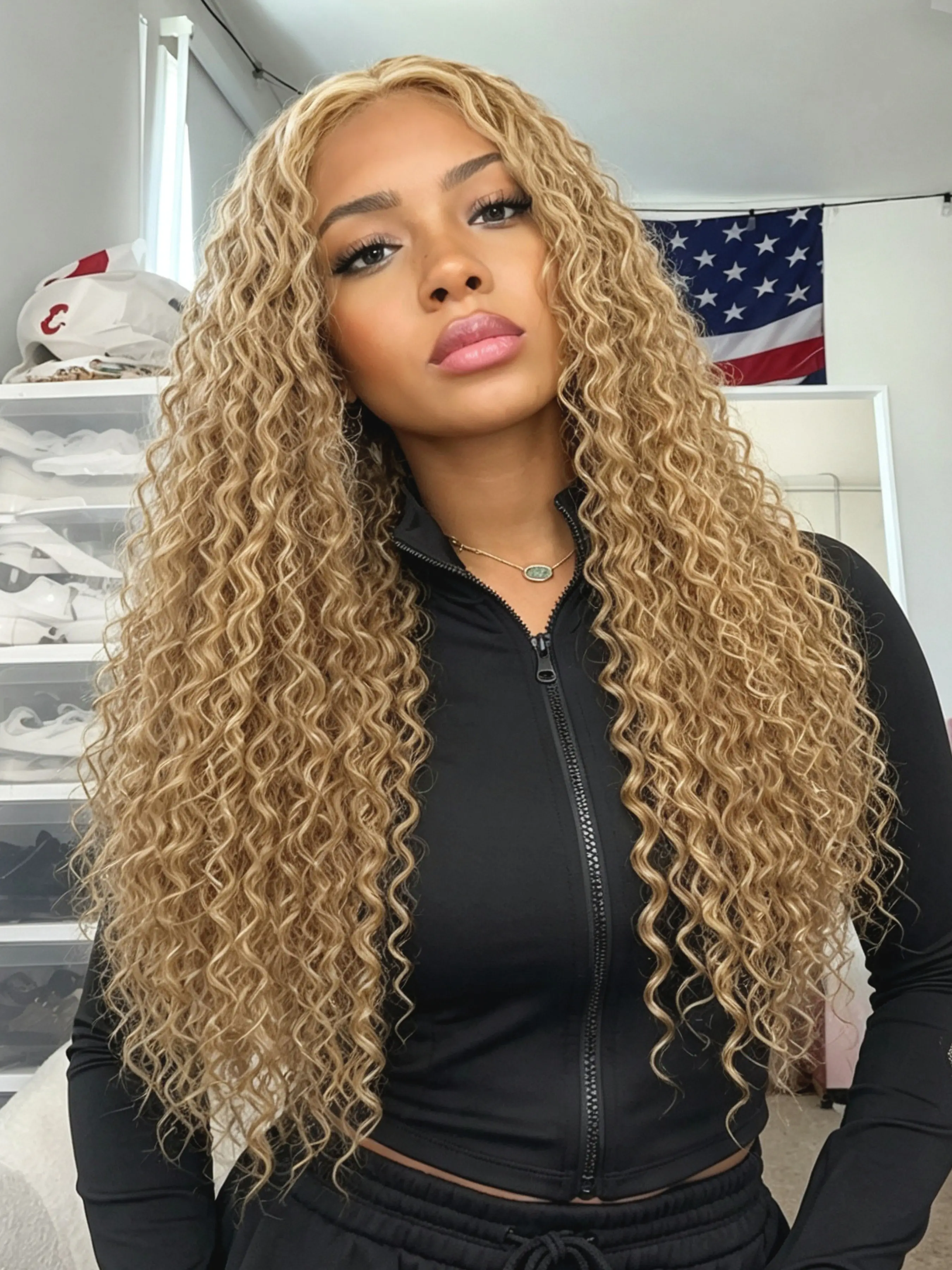 Curly Wavy Wig 13x4 Lace Front Wigs Beige Blonde Highlight Wig Long Curly Synthetic Wigs Bouncy Curly Natrural Hairline Loose Curly Lace Frontal Wigs Heat Resistant Fiber for Women Festival Daily Wear 28 Inch