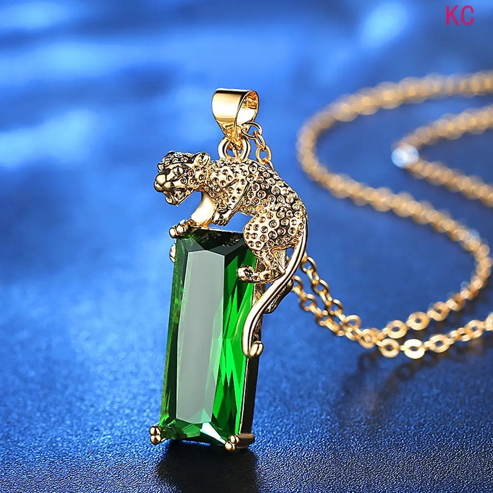 Panther Pendant Necklace With Emerald Stone, Niche High Grade Neck Jewelry For Women Summer Daily Styling