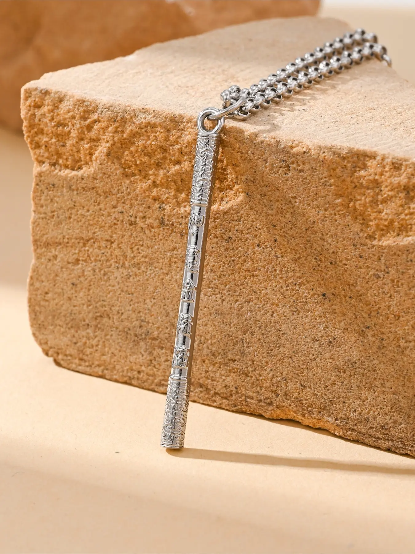 Personalized and Creative Sun Wukong Ruyi Golden Hoop Geometric Pendant Necklace, Made of Stainless Steel Material, Fashionable Men's Necklace, Suitable for Daily Use, Party Accessories