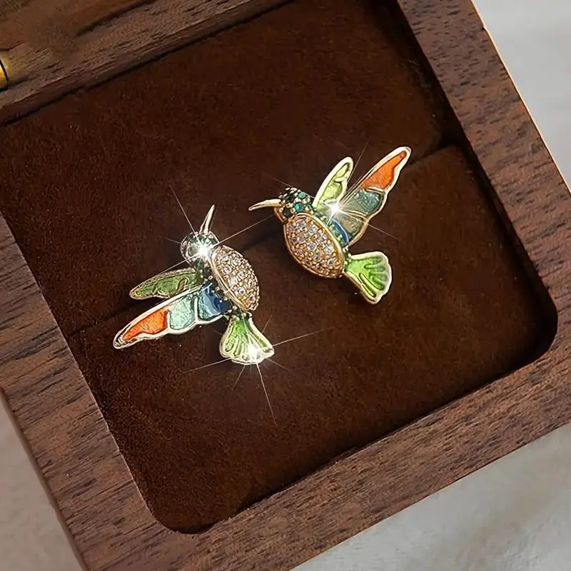 [Pair of Hummingbird Earrings] Colorful Enamel Hummingbird Pair of Earrings | Bohemian Style, Alloy Body, Suitable for Travel Souvenirs and Women's Gifts, Four Seasons Wear