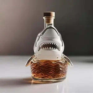 Creative Wine Decanter with Whiskey Bottle Design, 10.14oz Reusable Glass Bottle, Portable Liquor Dispenser, Home Decor, Party Essentials