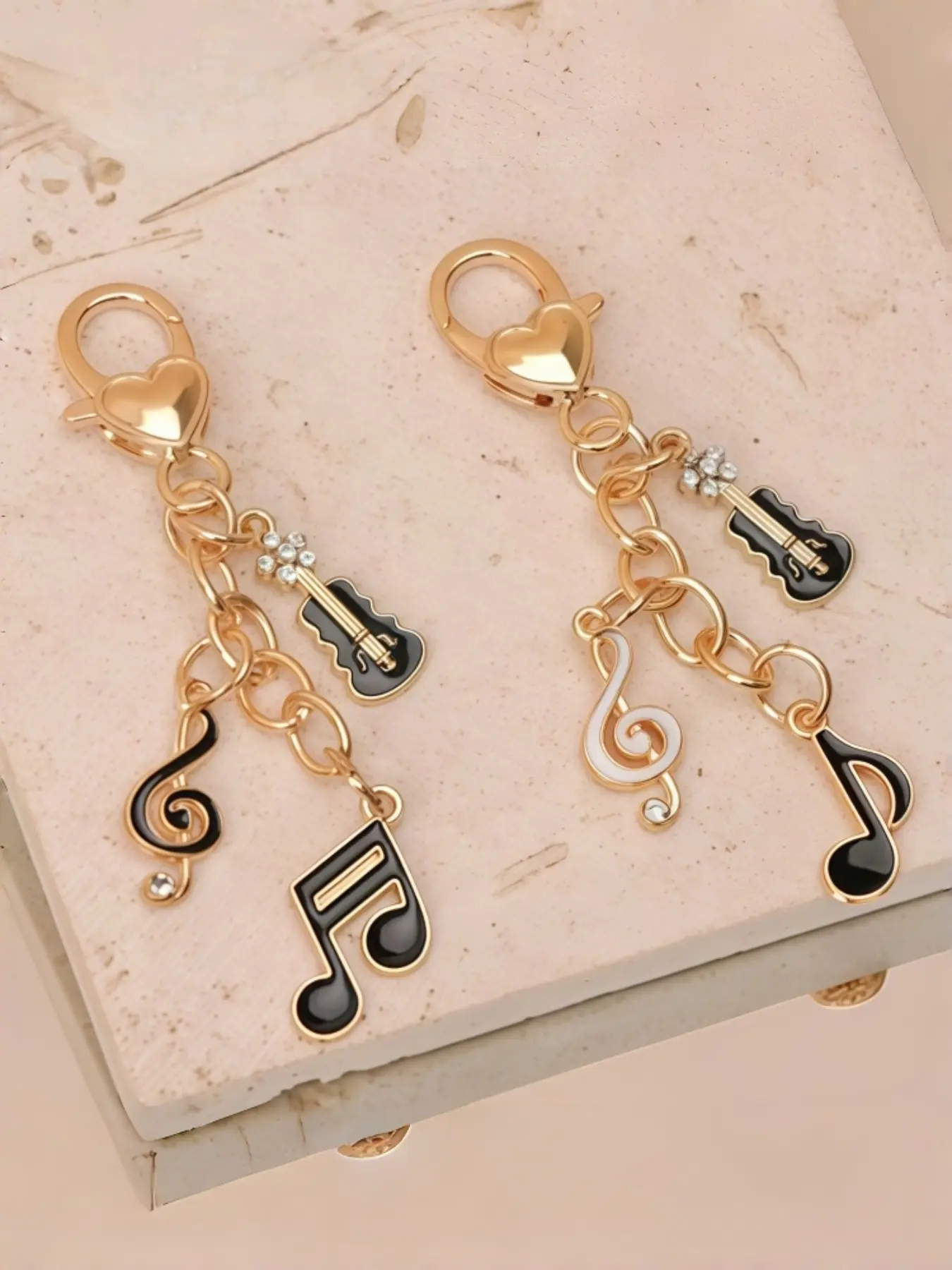 Women's New Fashion Instrument Rhinestone Flower Guitar Pendant, Music Symbol Charm, Gift for Friends, Memorial Bag Pendant