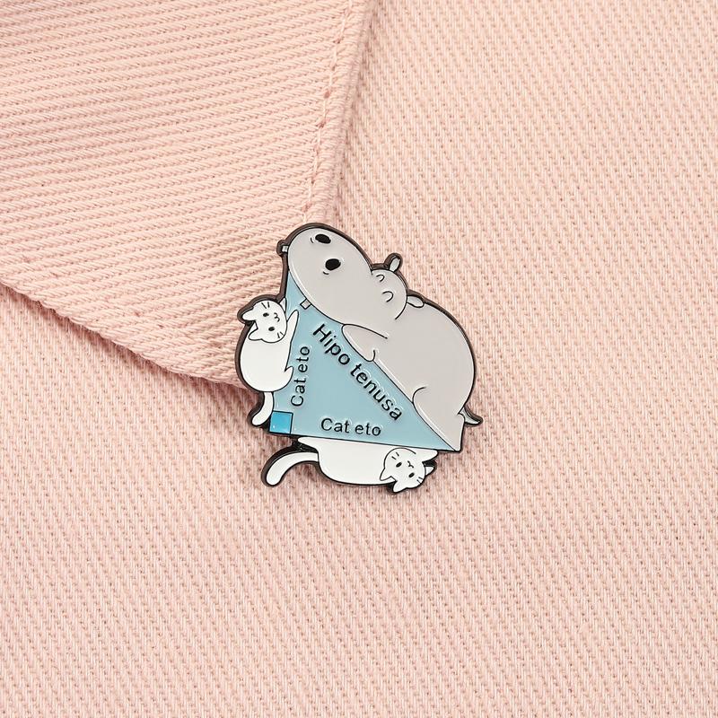 Spanish Animal Triangle Edge Pun Enamel Pins Cartoon Hipo tenusa Cat eto Brooches Bag Lapel Badge Jewelry Students Teachers Gift