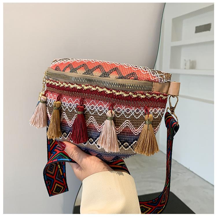 Ethnic style lace women's chest bag 2026 summer new tassel shoulder bag fashionable ethnic style women's chest bag