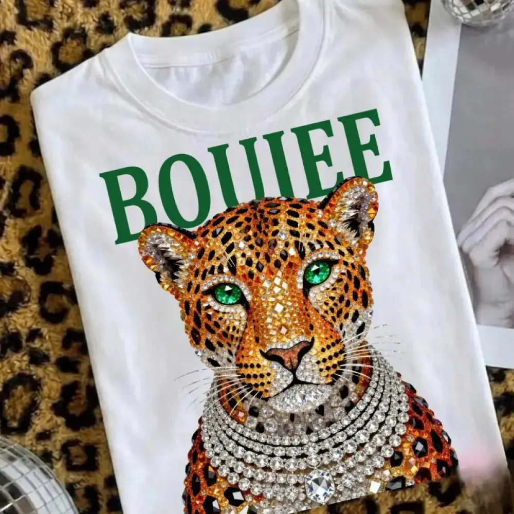 Comfortable leopard print shirt, gorgeous fashion patterned T-shirt, trendy animal print T-shirt, luxurious diamond sequin leopard head pattern T-shirt, women's white luxury aesthetic short sleeve, summer breathable