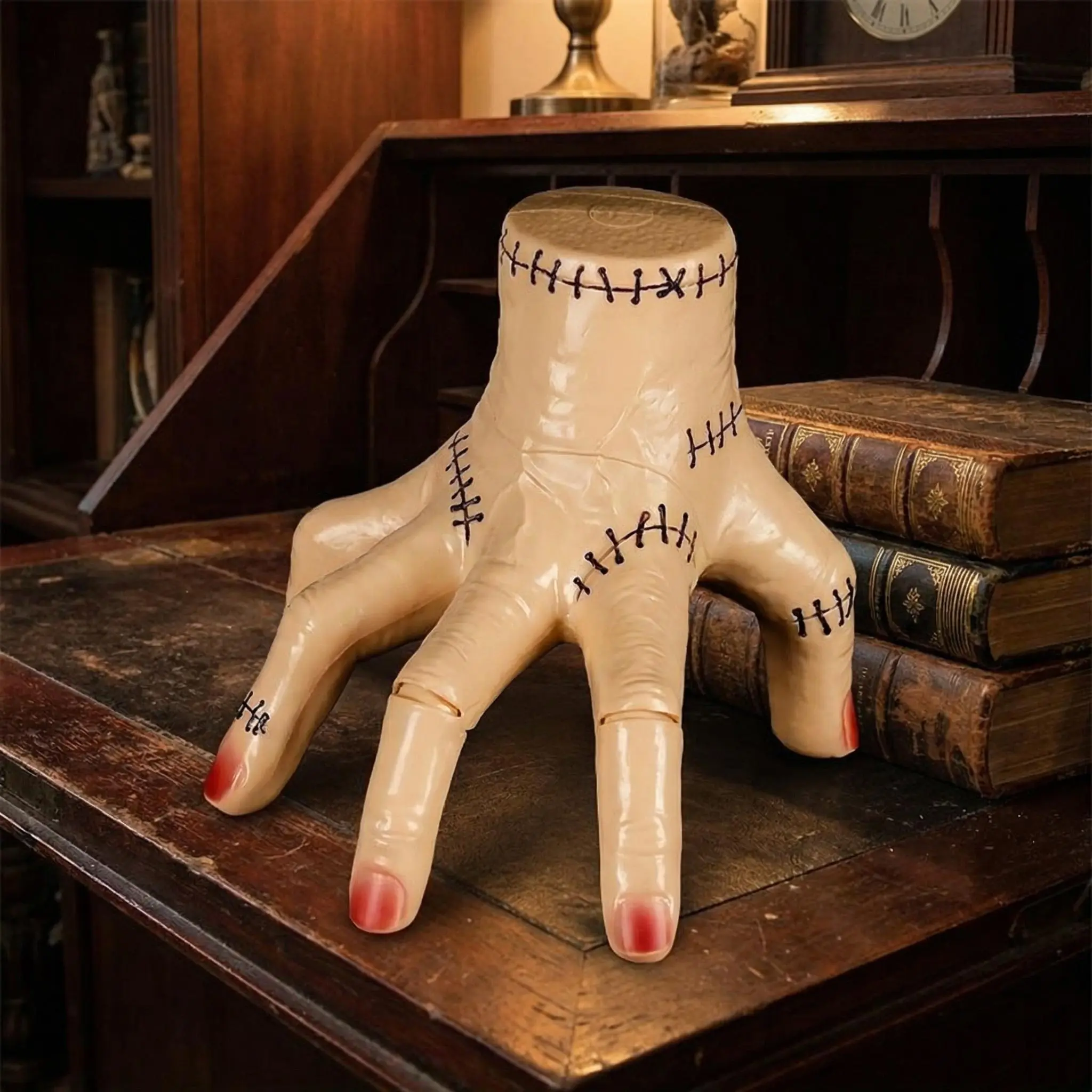 Scary Halloween Severed Hand Prop Decor - Realistic Novelty Toy, 1 Size, 8-10 Years Target, for Haunted House, Masquerade, Watch Party Spooky Atmosphere (Unisex Classic Puppet for Toys & Hobbies)