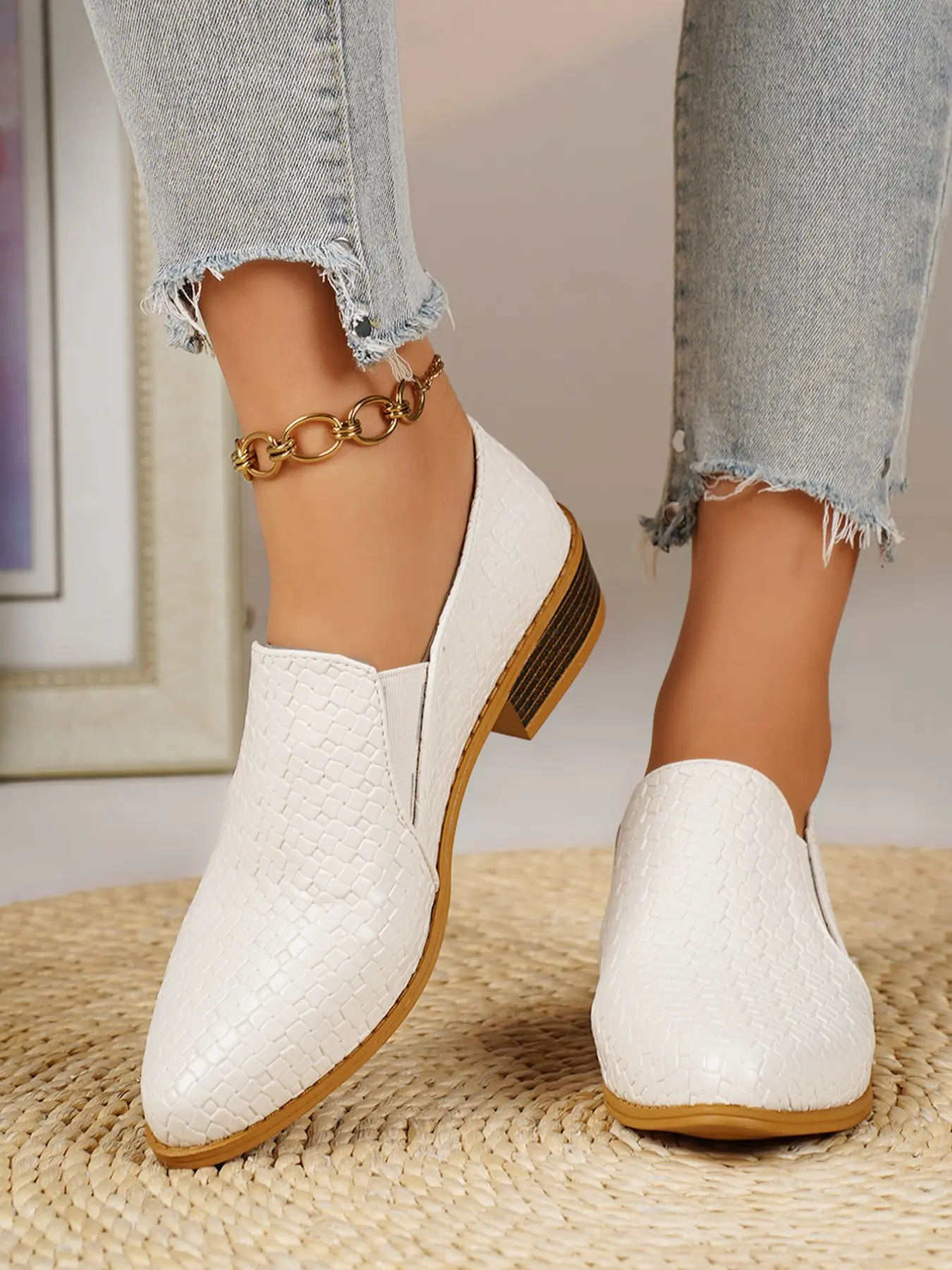 Braided Texture Pointed Toe Ankle Boots, V-Notch Low Heel Casual Formal Women's Shoes, Ideal for Daily Commute and Streetwear