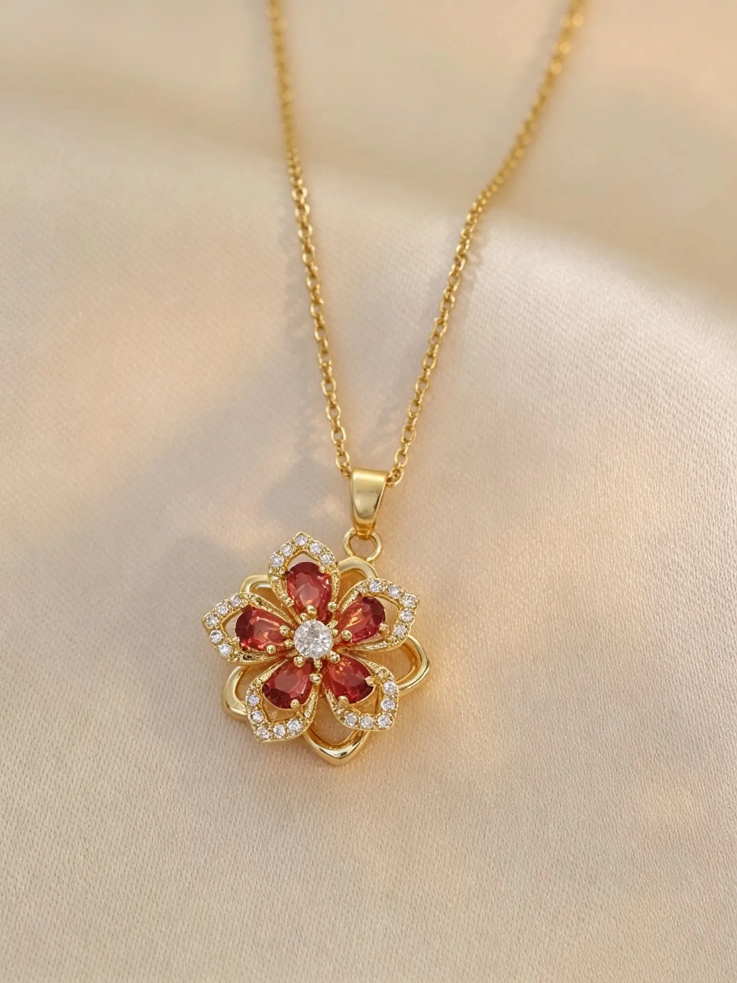 Crystal Five-Petal Flower Rotating Decorative Necklace Vintage Luxe Style Rhinestone Petal Pendant Adjustable Chain Casual All-Season Jewelry
