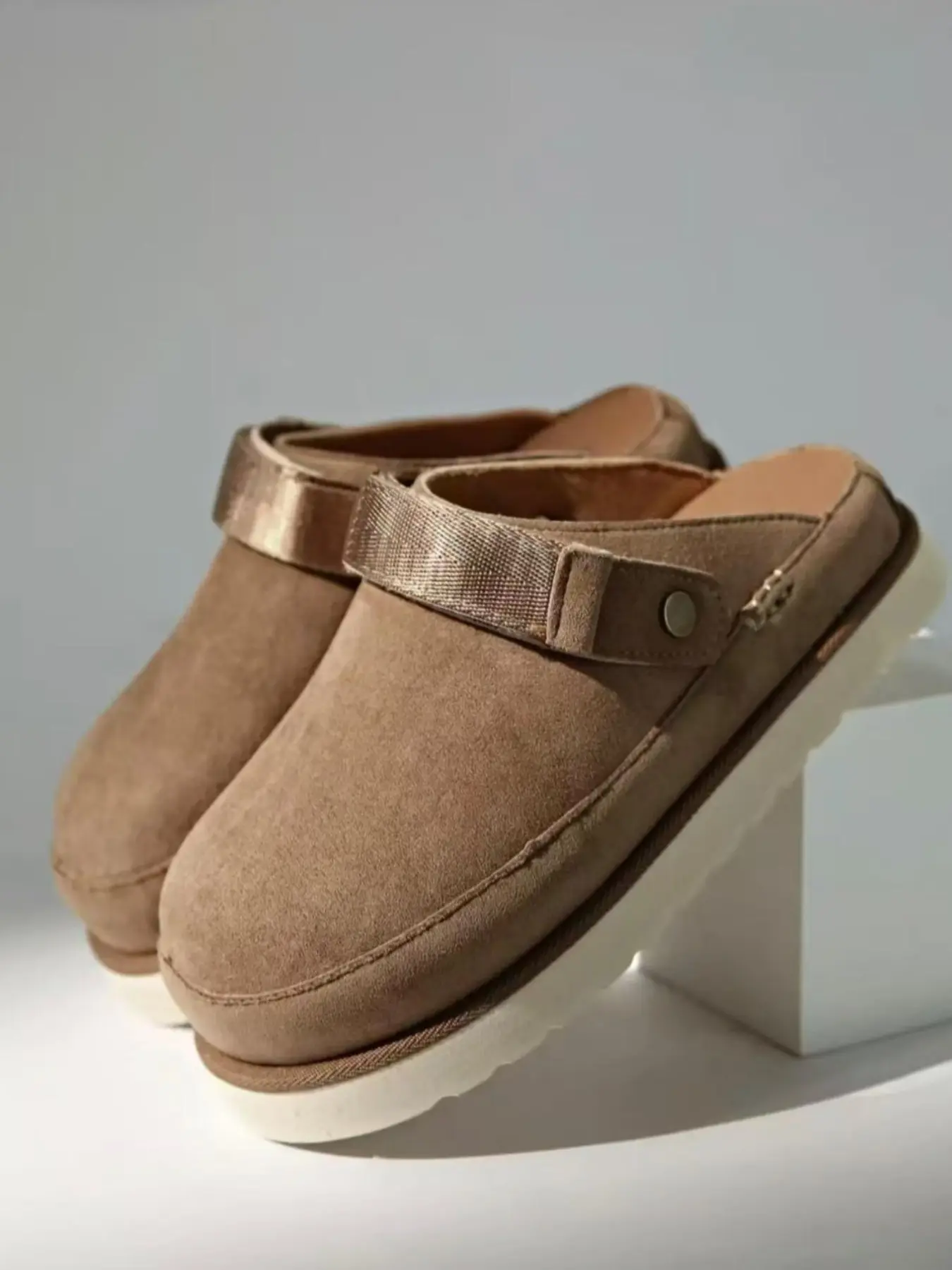 【Black Friday】Women's Thick Sole Slip-On Shoes, Thick Soled Mules, Spring & Fall New Design, Leather Lining, Versatile Two-Wear Sandals, Comfortable Footwear, Mules Clogs, All Season Mules