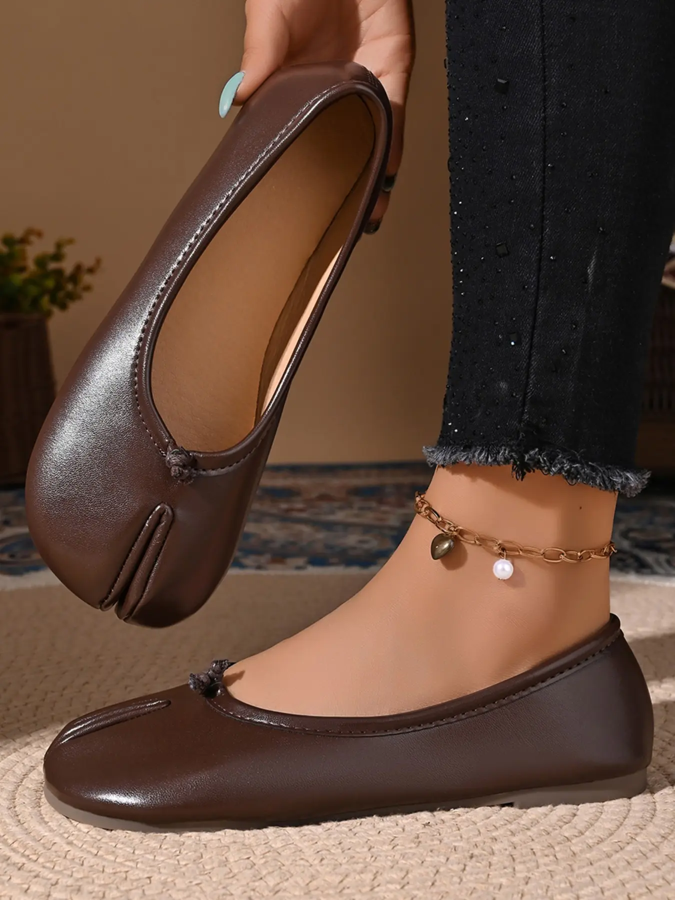 Women's New Split-Toe Ballet Flat Shoes, Pig Toe Low Heel Slip-Ons, Soft PU Leather, Casual Flat Footwear All-Season, Ideal for Work, Shopping, Dancing