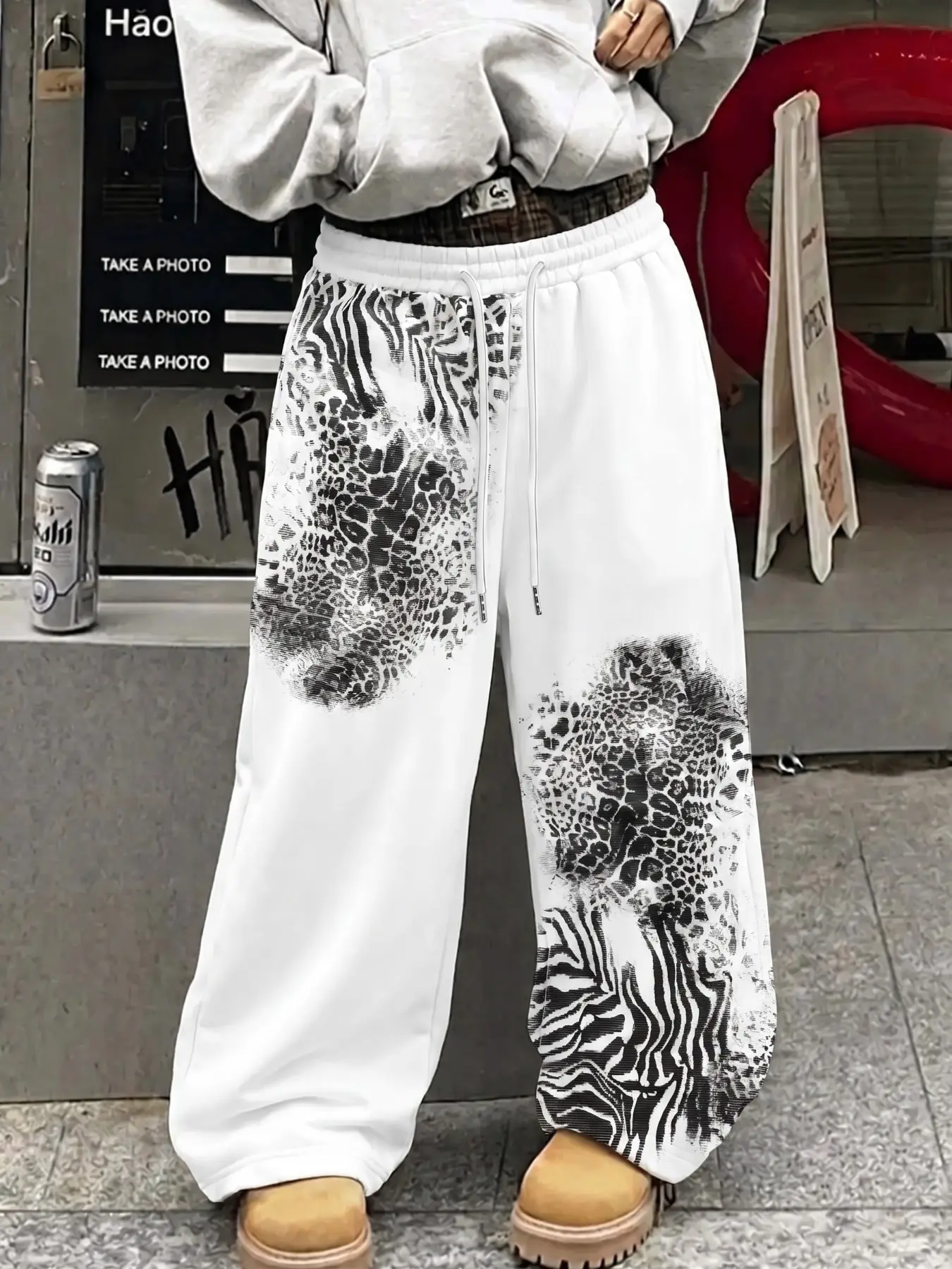 Men's American Y2K Half Beast Pattern Drawstring Waist Loose Straight Sweatpants, Casual All-Over Print, Return-To-School Teacher's Day