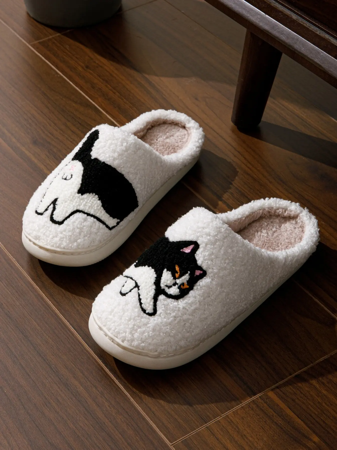 Cute Cat Cartoon Indoor Cotton Slippers, Warm and Lightweight, Perfect for Home Use, Comfortable Footwear for All Seasons