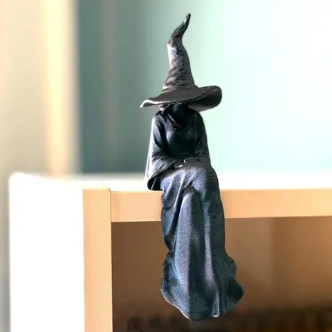 Faceless Witch Shelf Sitter Statue, Decoration Figure, Black Silent Witch Gothic Halloween Decor for Bookshelf Mantel Cabinet Tabletop Ornament, Dark Academia Spooky Gift for Witch Lovers