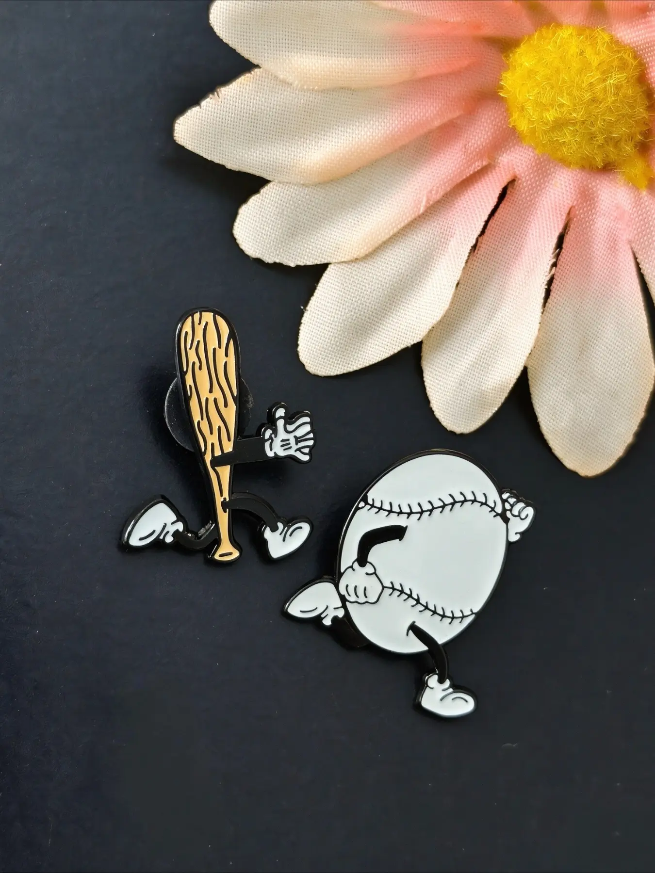 2PCS Vintage Cartoon Walking Baseball & Bat Enamel Pin Set, Aesthetic Matching Sports Lapel Badge for Backpack Clothing Decor, Gift for Baseball Lovers Men Women