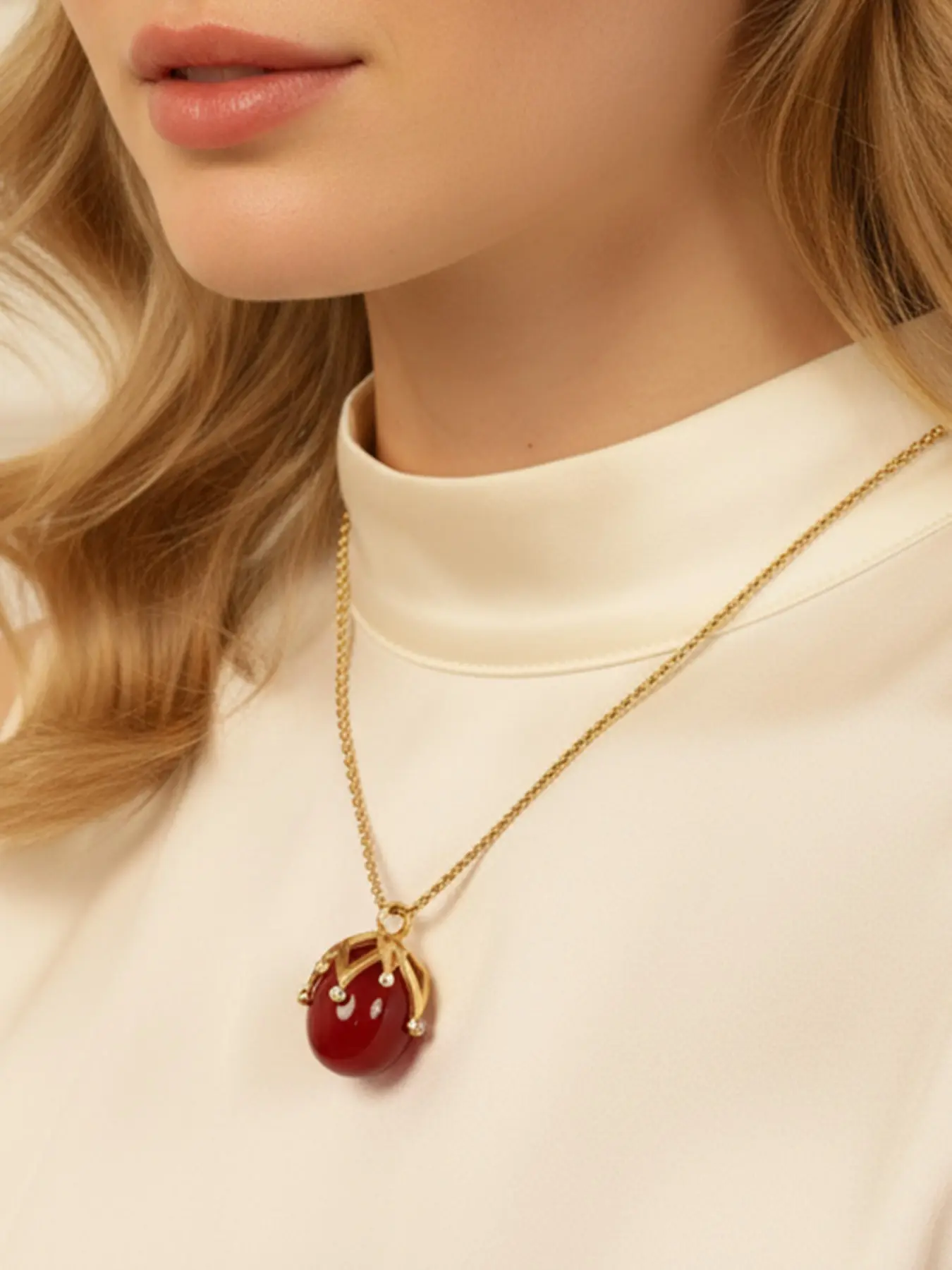 Women Vintage Faberge Style Red Egg Pendant Necklace, H65 Brass Antique Gold Twist Chain Jewelry for Banquet Wedding Daily Date Retro Noble Style Necklaces
