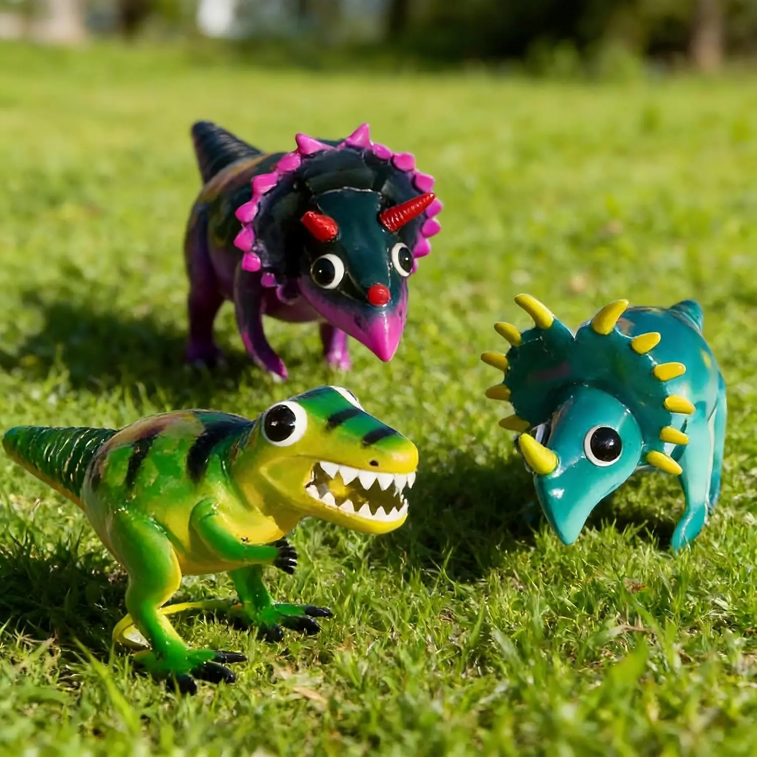 Dinosaur Metal Decorative Garden Set of 3, Yard Art  Sculpture Gifts for Women Men Mom Birthday Gifts, Outside Statues for Lawn Ornaments, Outdoor Decorations