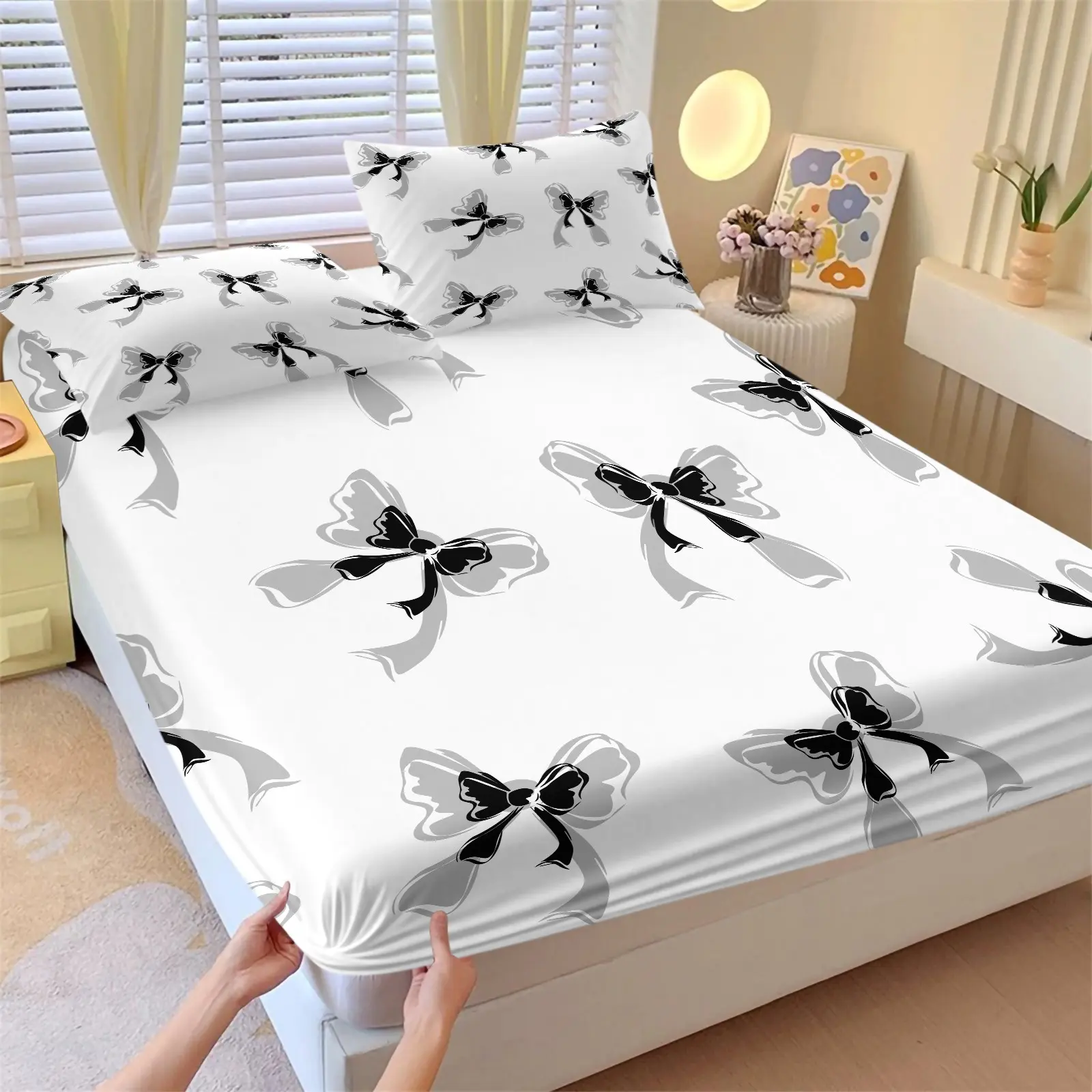 Korean Ins Minimalist Black Bow Pattern Fitted Set, Include 1 Bedspread and 2 Pillowcases without Core, Stylish Contrast Color Full Wrap Bedskirt, Elastic Deep Pocket Anti Slip Mattress Cover, Soft Breathable Wrinkle Free Bed Sheets