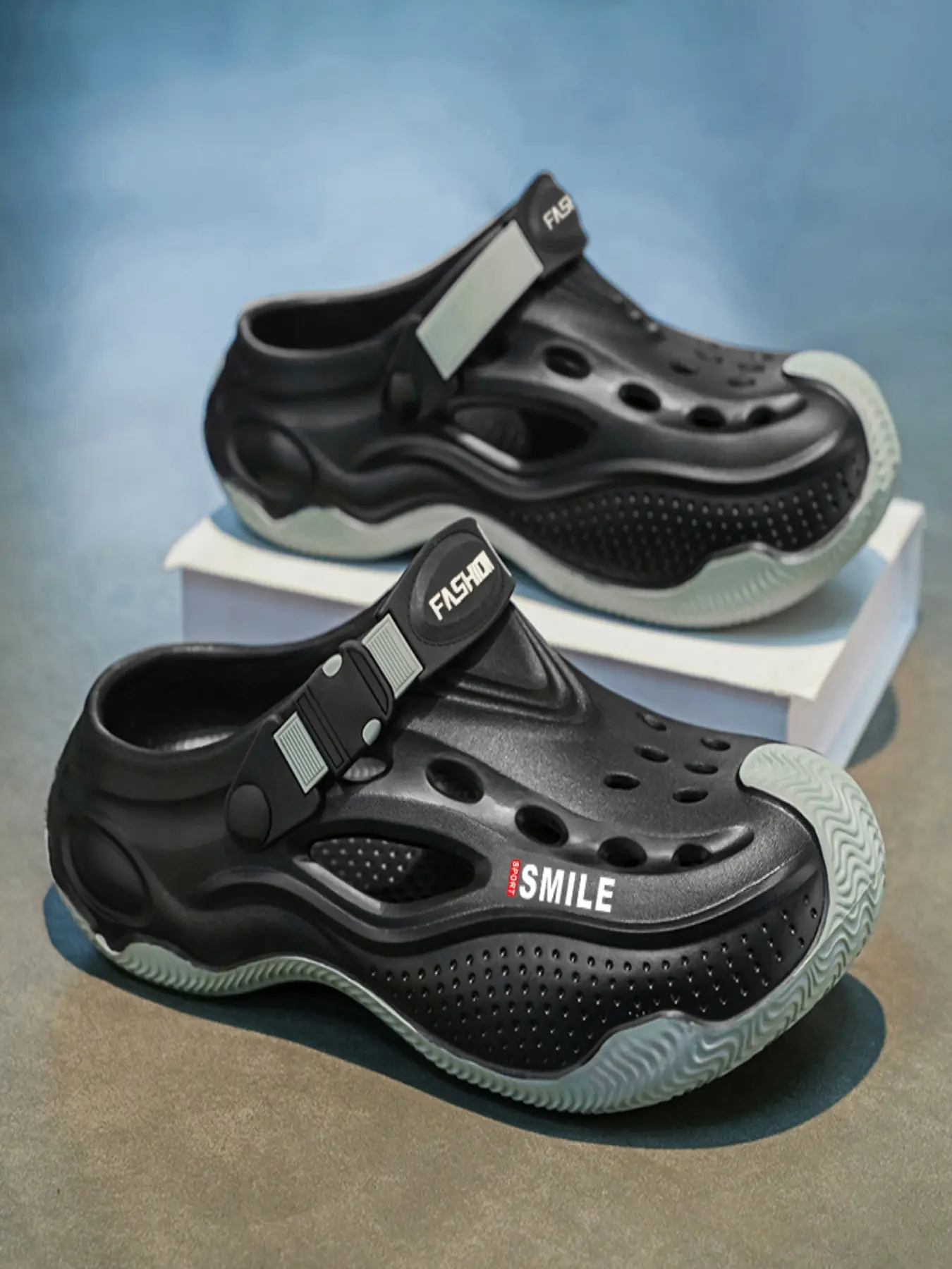 Men Fashion Platform Hollow Out EVA Clogs Adjustable Rotatable Heel Strap Non Slip Quick Dry Outdoor Beach Water Slippers Footwear