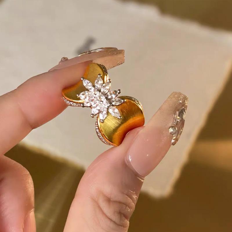 Vintage Butterfly Brushed Golden Engraved Ring, Premium Women's Jewelry for Gifts Parties and Daily Wear, Unique Engagement and Friendship Ring