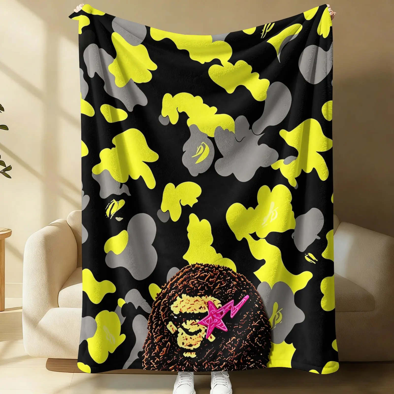 Streetwear Yellow Black Camo Ape Graphic Throw Blanket, Dark Camouflage Monkey with Pink Star Print Soft Flannel Sofa Bed Cover, Trend Hip Hop Urban Aesthetic Decor Blanket for Bedroom Couch Dorm, All Season Warm Home Decor Gift