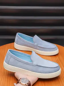 Men's khaki suede loafers, slip-on mules for spring and summer, simple solid color, can be paired with both dress pants and jeans, no need to tie shoelaces for commuting or going out.