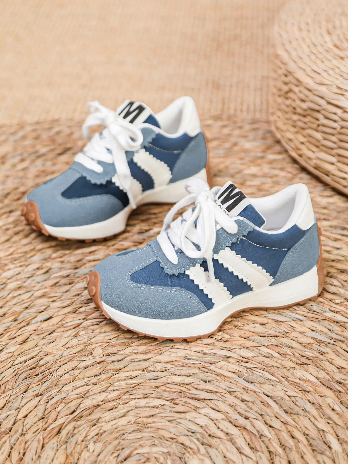 Wavy Pattern Kids Casual Sports Shoes Color Block Sneakers, Lightweight Breathable Soft Sole Shock Absorption, Unisex Spring Fall Campus Running Shoes