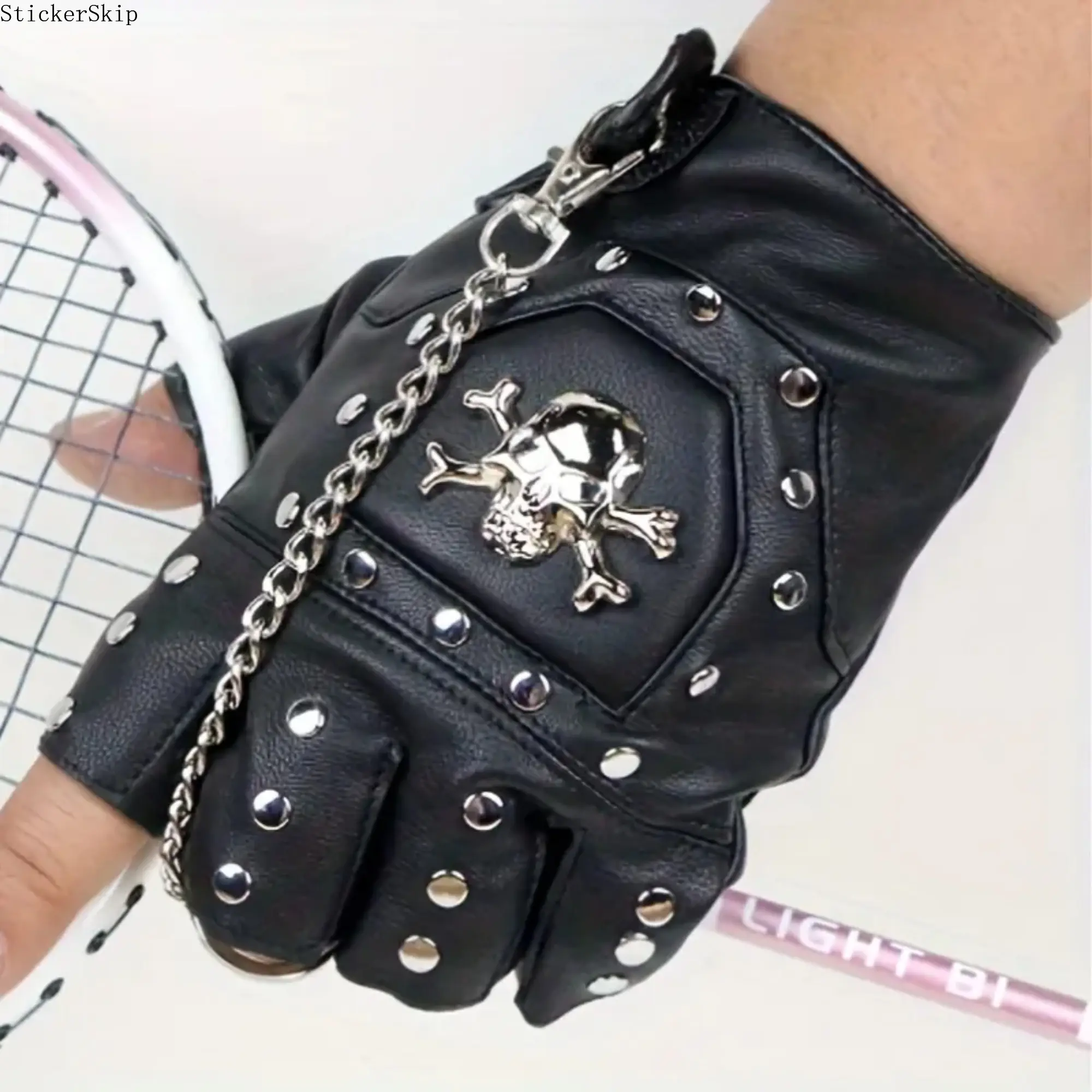 Men’s Punk Rivet Chain Skull Half Finger Leather Gloves, Anti-Slip Breathable Motorcycle Riding Pirate Gloves, Novelty Accessory for Sports & Stage Performance