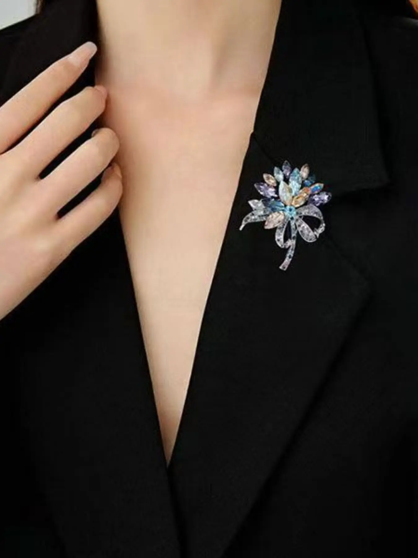 Elegant Crystal Flower Brooch, Colorful Handheld Bouquet Pin, Casual All-Season Accessory, Women's Fashion Jewelry, Western Decoration
