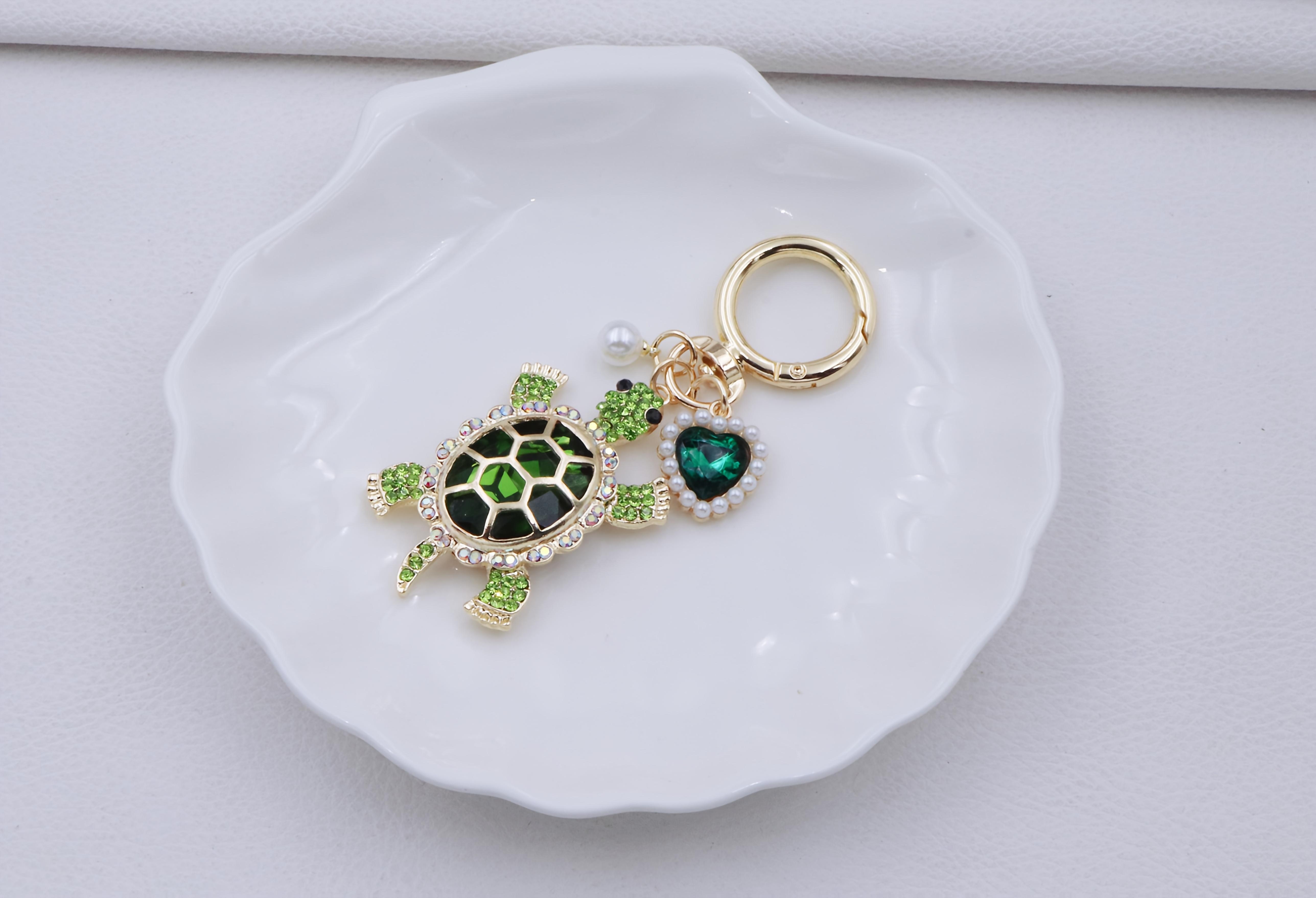 Ocean Style Turtle Keychain with Pearl Heart Charm, Aesthetic Marine Animal Bag Charm, Cute Unisex Key Ring for Bags & Keys, Trendy Friendship Gift for Daily Use