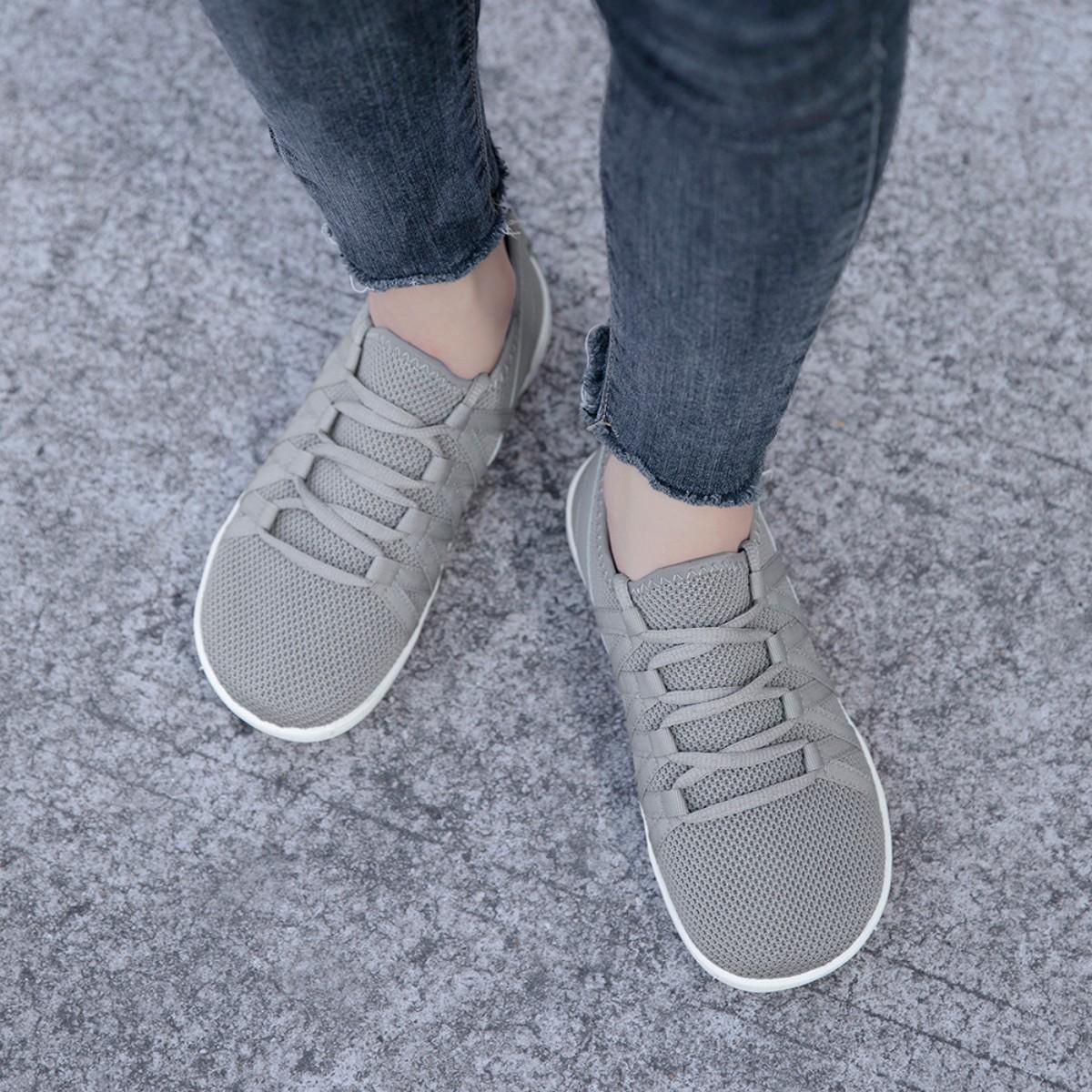 Women's Barefoot Style Zero Drop Non Slip Sneakers Wide Toe Box Slip On Low Top Casual Trainers for Beach Outdoor Running Walking Lightweight Flexible Comfort Fit Shoes