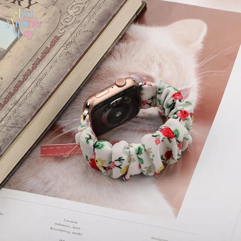 Cute Printed Scrunchie Watch Band – Elastic Replacement Strap for Apple Watch, Fits 38–49mm