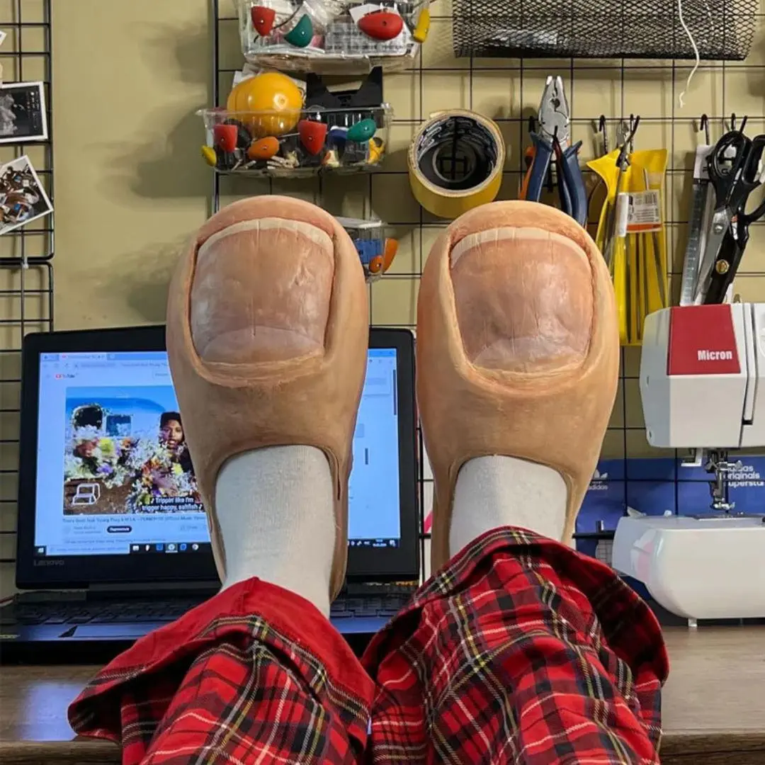 Novelty Big Toe Design Slip-On Slippers, Lightweight Multi-Function Soft Breathable Footwear for Costume Party, Ideal for Gifting to Friends, Indoor House Slippers, Plush, Casual, Home Slippers