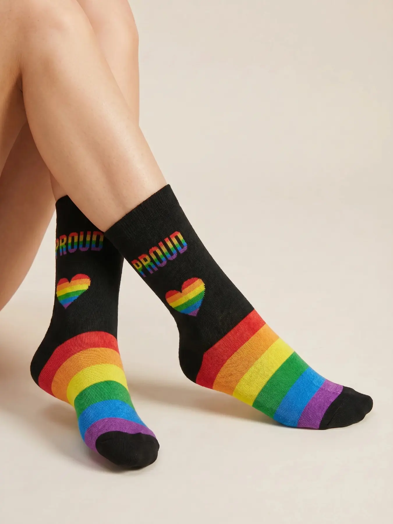 1 Pair of PROUD Rainbow Gradient Heart-Print Black Mid-Calf Socks, Knee-High Socks, Casual Socks, 360° Print, Rainbow Stripe Socks, Pride Statement Socks—The Perfect Gift for LGBT Pride Month