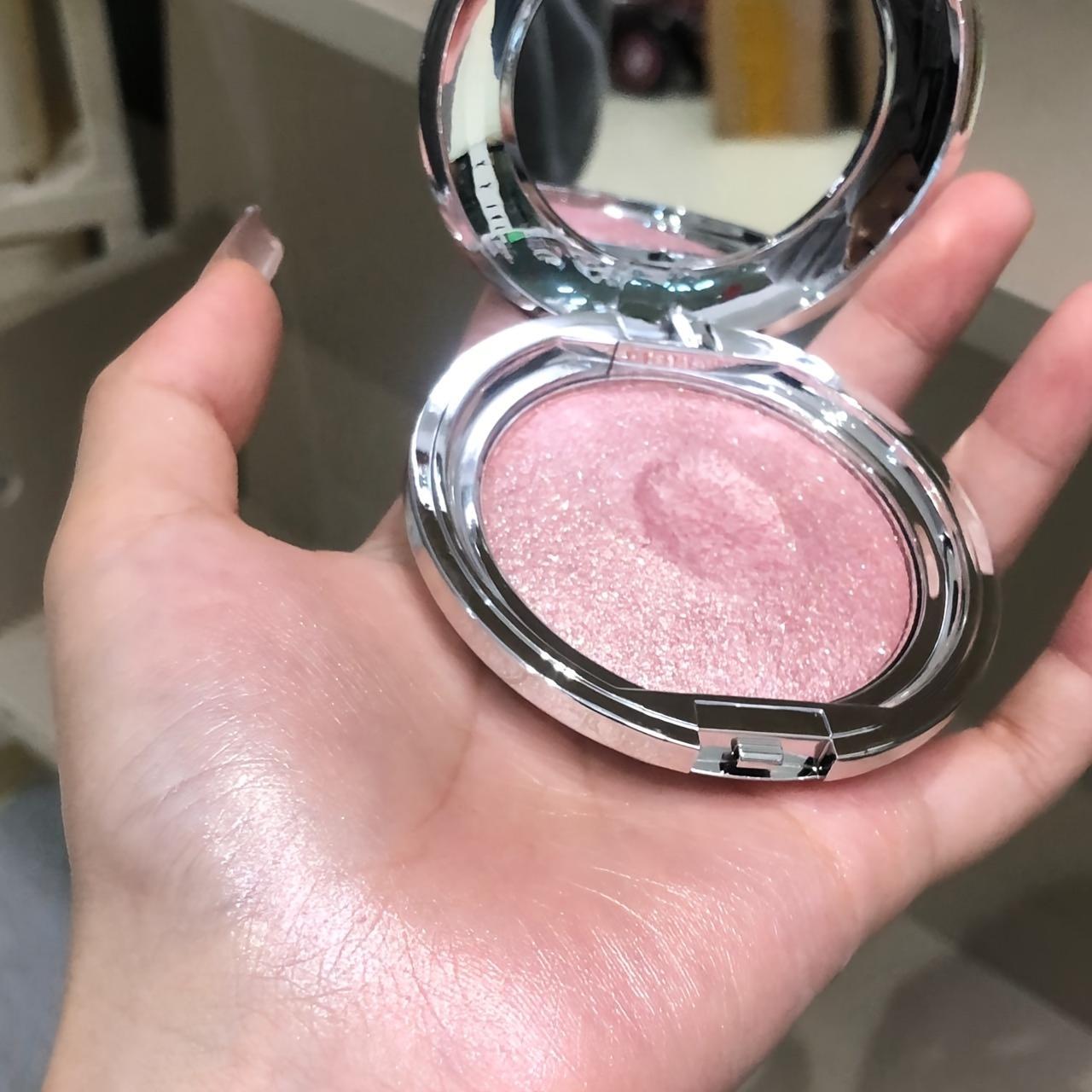 Long-Lasting Highlighter Palette, 1 Count Shimmering High-Gloss Sparkling Powder Makeup Palette, Suitable for Daily, Office and Date Makeup