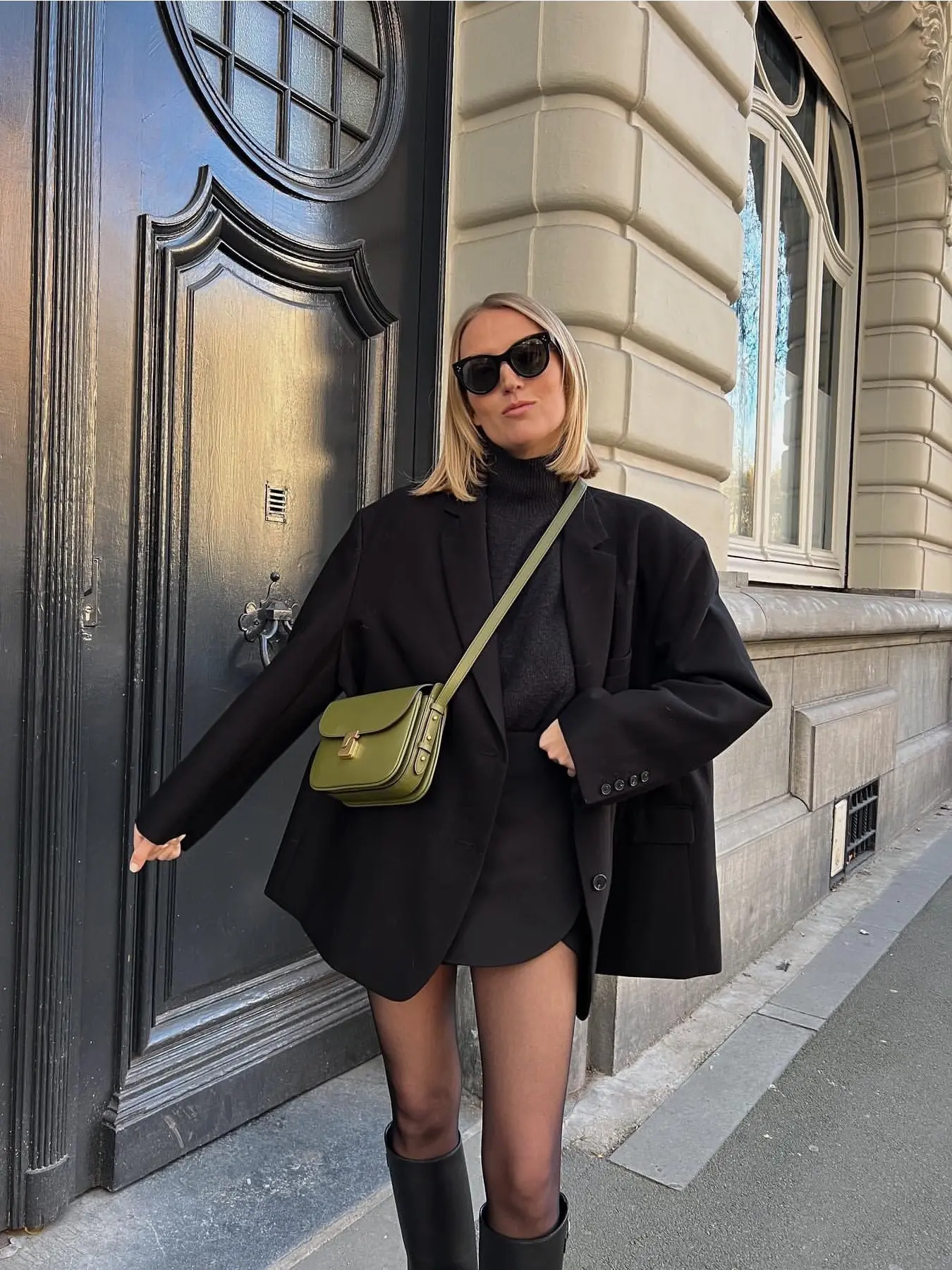Women's Small Square Bag, High-Quality Leather, French Unique Design Shoulder Bag, Fashionable Bean Curd Bag, Suitable for Daily Use