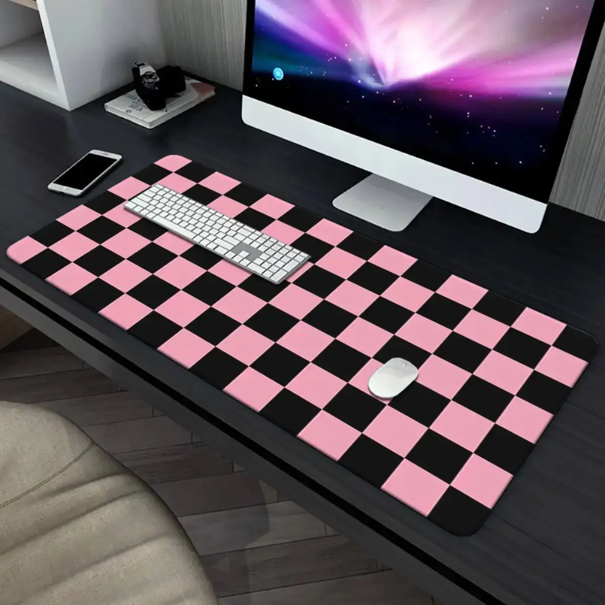 1 piece of extra-large pink and black checkered desk mat--multi-functional gaming mouse pad and keyboard mat, durable office computer PC gaming accessory, a stylish gift for friends and relatives, large-sized desktop mouse pad, vibrant desktop decoration