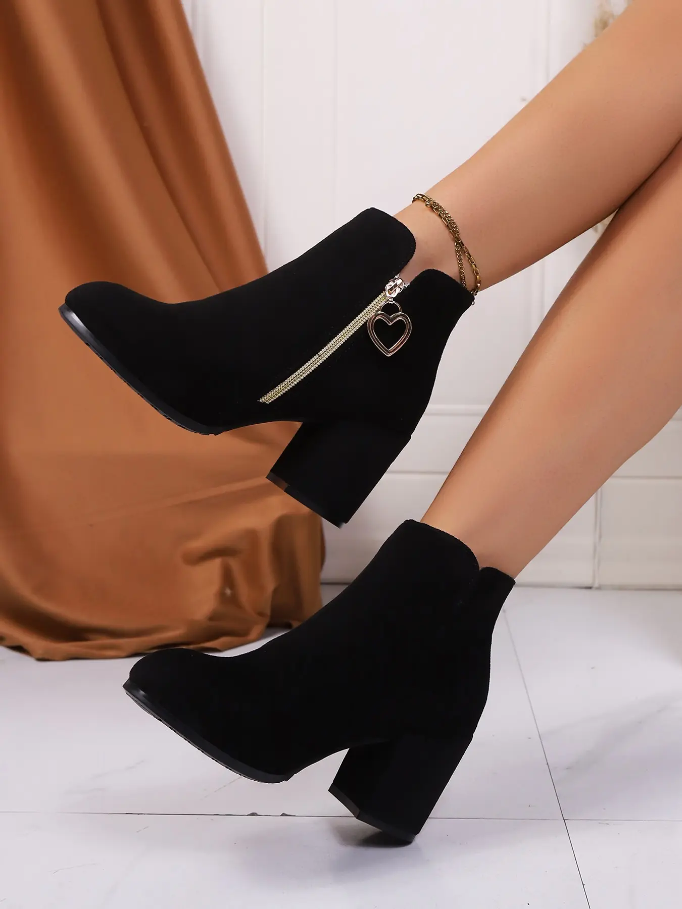 Women's Elegant Fashion Chunky Heel Fabric Texture Boot, Gold Heart Metal Zipper, Pointed Toe, Winter Boot, Fashion Boots, Comfortable Rubber Sole