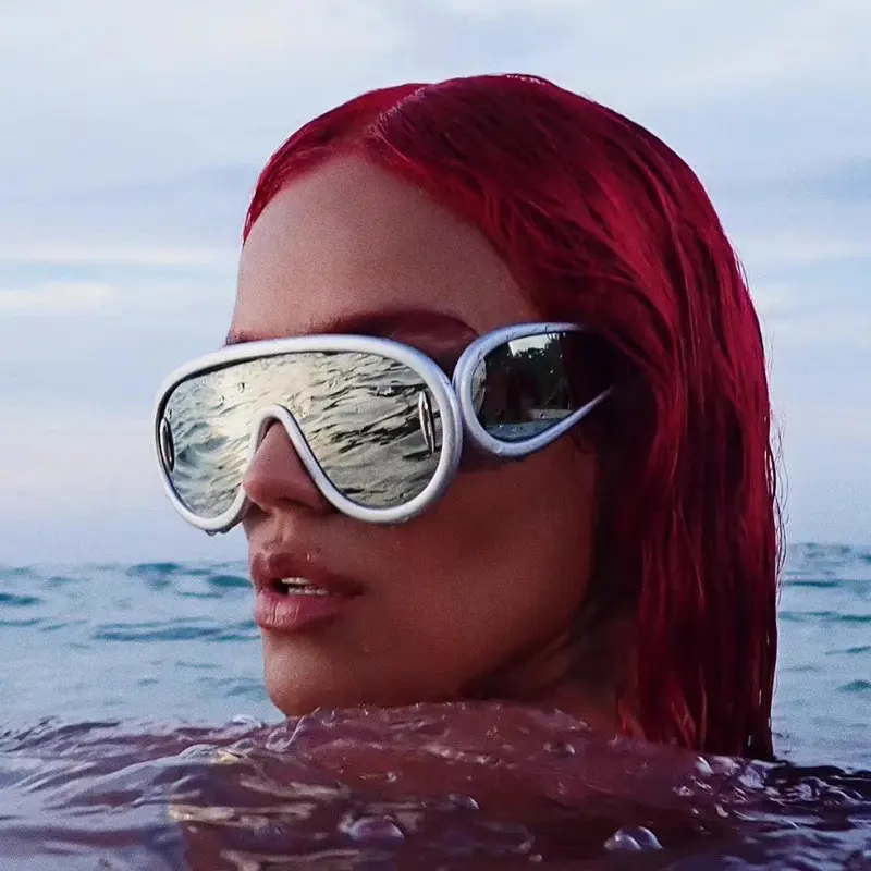 One-piece large-frame aviator sunglasses with a unique hip-hop style