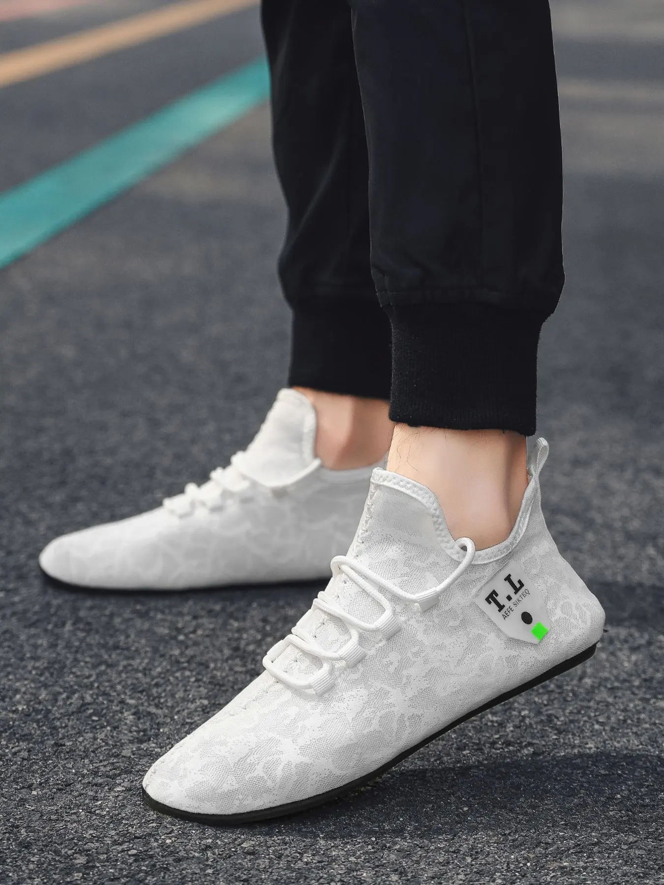 Men's minimalist casual sports walking shoes, portable training shoes, anti slip one foot training shoes, suitable for fitness and home use.
