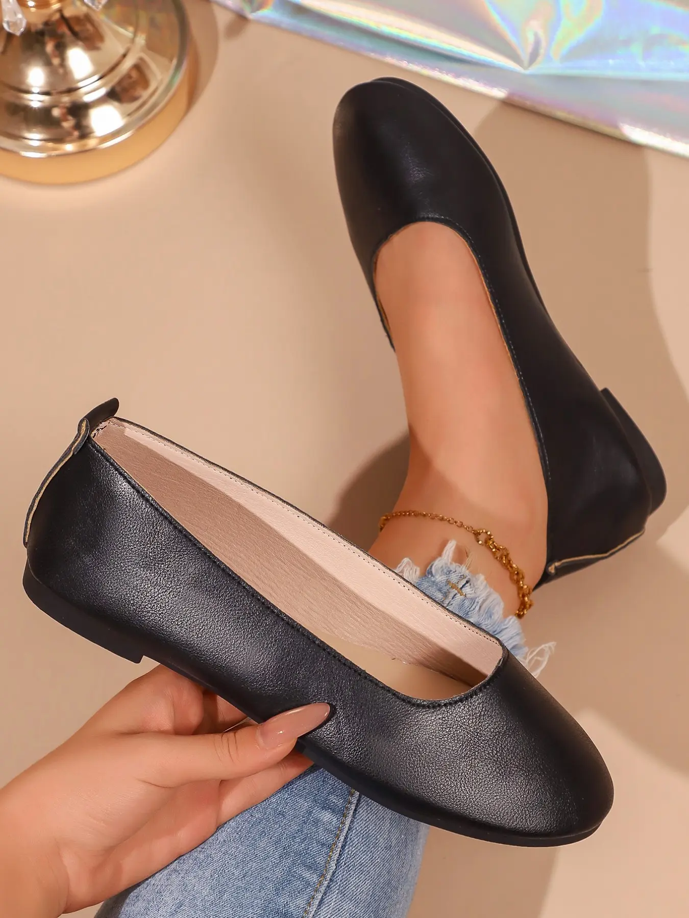 Simple Round Toe Flat Shoes, Soft Leather Commuter Slip-On Women's Footwear, Comfortable Low Heel Casual Daily Wear, Slip On Flats