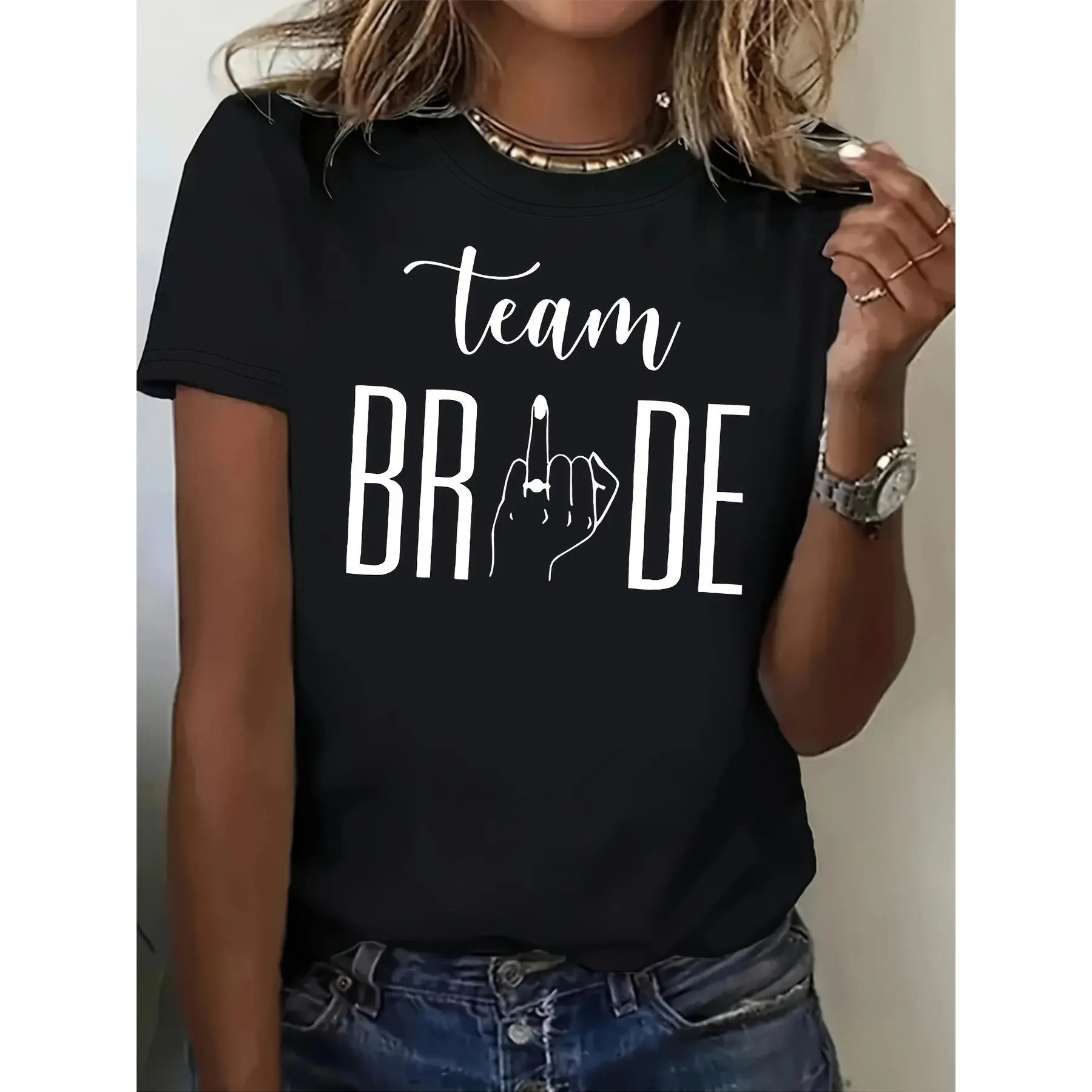 Women's Funny Team Bride Ring Gesture Graphic Tee - Lightweight Solid Smooth Traditional Short-Sleeve Pure Cotton Crewneck Regular Fit Sports Top for Bachelorette Party Bridal Shower